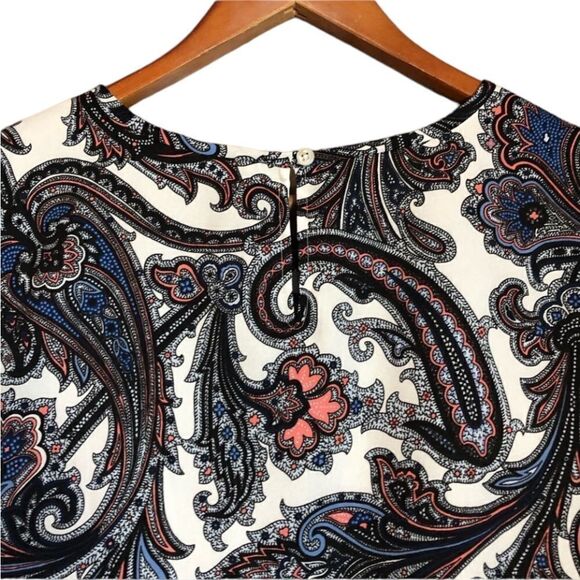 3 for $30! Ann Taylor paisley patterned tee - Picture 7 of 8